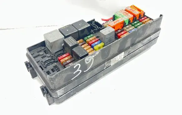 Mercedes-Benz ML W164 Fuse module A1645402372