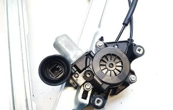 Mazda CX-30 Front door window regulator motor BCJH5858X