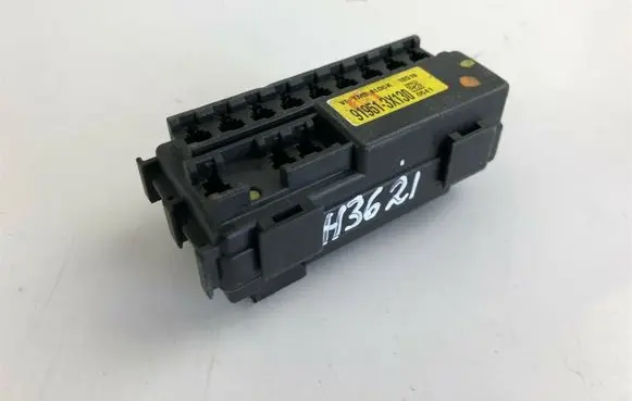 KIA Ceed Fuse box set 919513X130 H3621