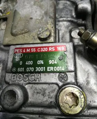 Mercedes-Benz E W124 Fuel injection high pressure pump 0400074904 6010703001 07017302