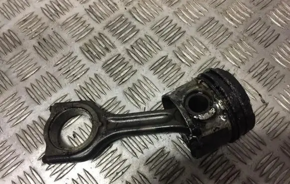 Volvo V50 Piston with connecting rod