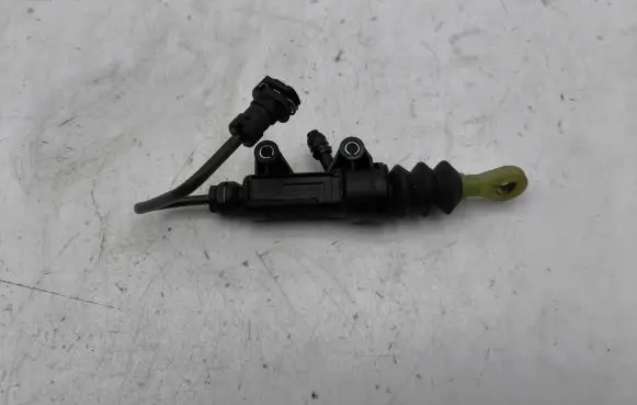 Clutch master cylinder
