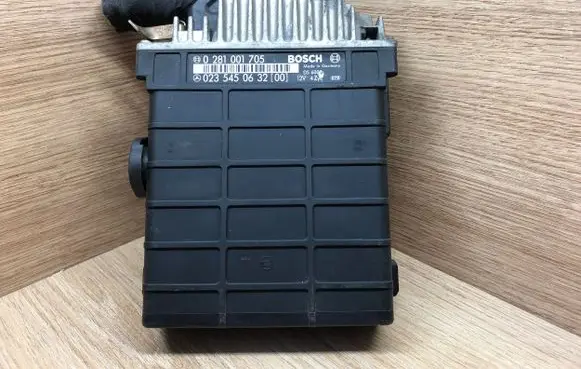 Mercedes-Benz Vito Viano W638 Engine control unit/module 0281001705 0235450632