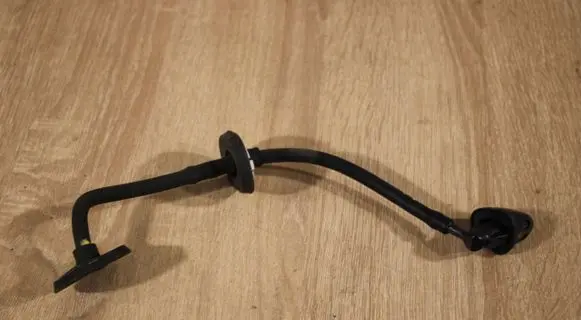 Hyundai Santa Fe Windshield washer spray nozzle 