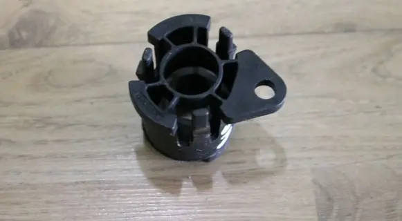 Volvo V50 Radiator mount bracket 30639749