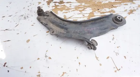 Renault Kangoo II Front lower control arm/wishbone