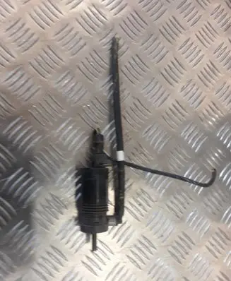 Volvo XC70 Windscreen/windshield washer pump