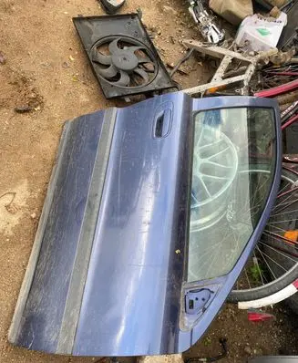 Volvo V70 Front door
