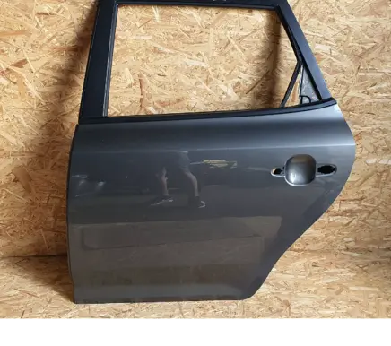 KIA Ceed Rear door