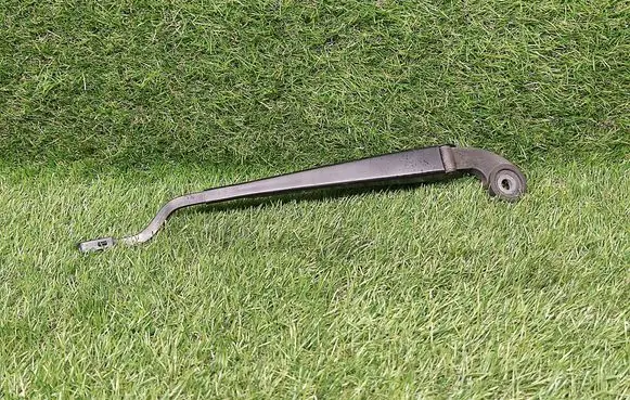 Seat Leon (1M) Rear wiper blade arm 1M6955707B