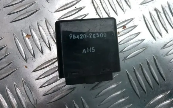 KIA Sportage Window wiper relay 954202E500