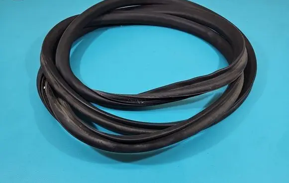 Tesla Model S Seal rubber (tailgate) IMPRK1413949