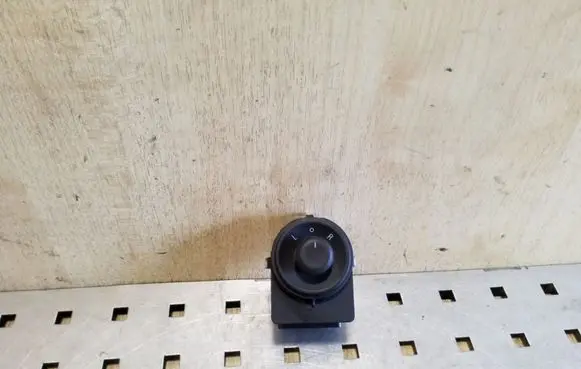 Opel Zafira C Wing mirror switch 13271827