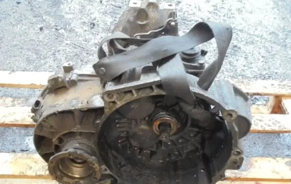 Volkswagen Golf IV Manual 4 speed gearbox ERF
