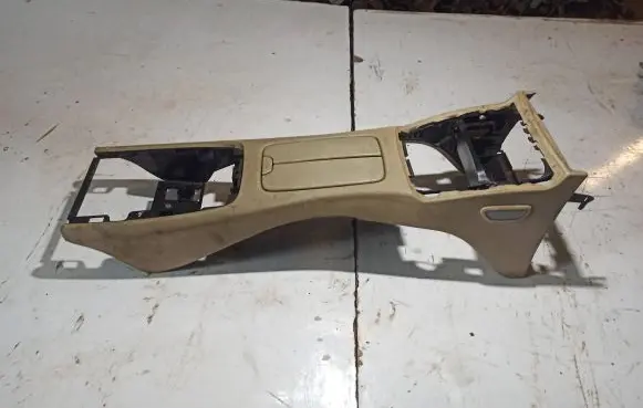 BMW 3 E90 E91 Center console 67037931 BSG3G01 0379311101