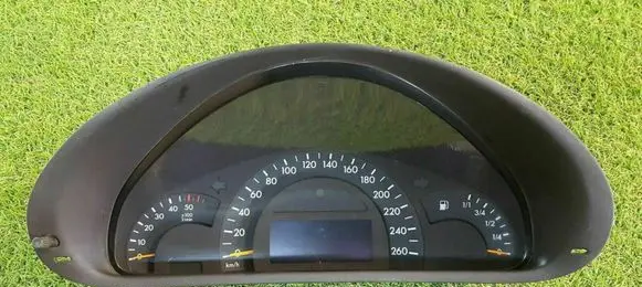 Mercedes-Benz C W203 Speedometer (instrument cluster) A2035407111