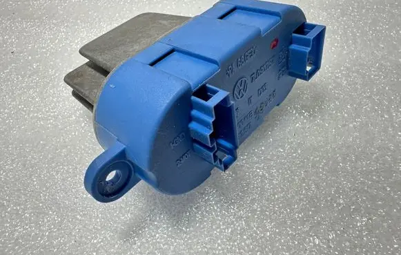 Volkswagen Touareg I Heater blower motor/fan resistor 7L0907521 52492612 908000112