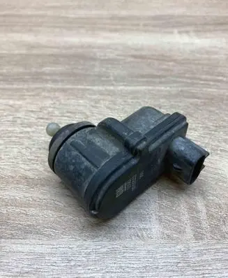 Opel Vectra B Headlight level adjustment motor 09152523 93083