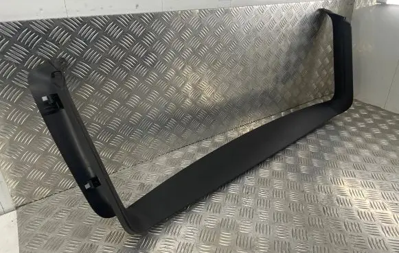 Volkswagen Touareg II Tailgate/trunk upper cover trim 7P6867603 A047720
