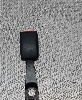 Mitsubishi Pajero Front seatbelt buckle G3391