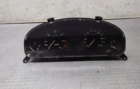 Peugeot 406 Speedometer (instrument cluster) 9630372780