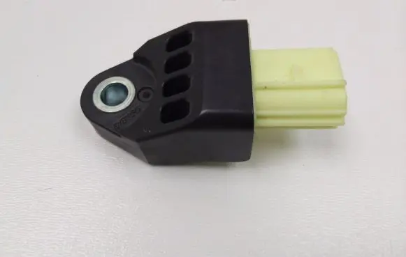 Toyota Auris E180 Airbag deployment crash/impact sensor 8983102140