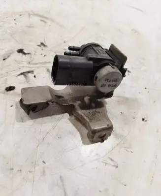 Volkswagen Golf VI Turbo solenoid valve 1K0906283A