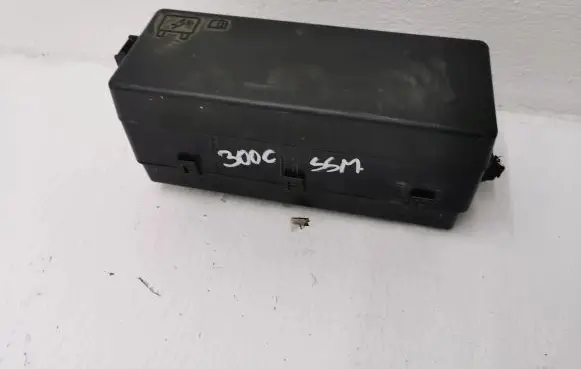Chrysler 300C Fuse box set