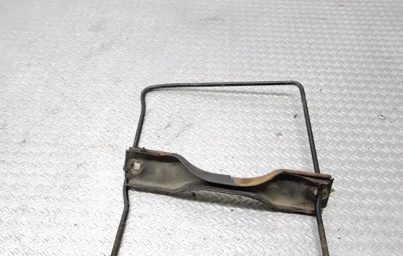 Suzuki Grand Vitara II Battery bracket 