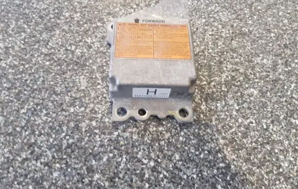 Nissan X-Trail T30 Airbag control unit/module 988209H600