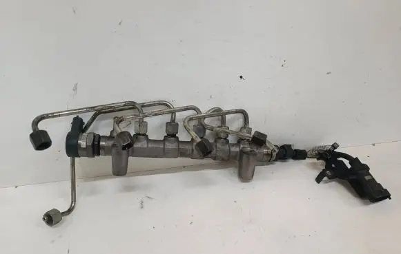 Opel Zafira C Fuel main line pipe 0445214324 55578285