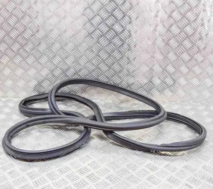 BMW 4 F36 Gran coupe Trunk rubber seal (body) 7314602