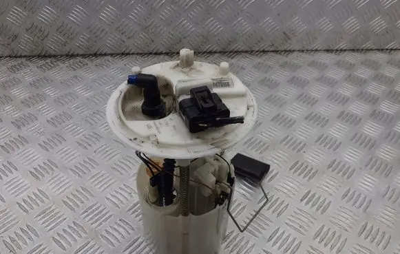 Opel Corsa D Mechanical fuel pump 0580314136