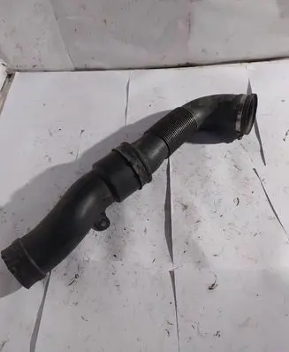Opel Astra J Air intake hose/pipe 13254633