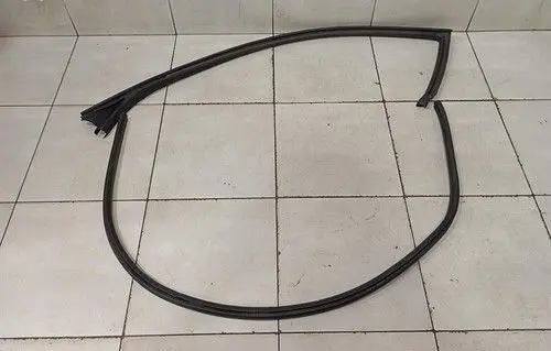 Maserati GranCabrio M145 Front door rubber seal 80089200
