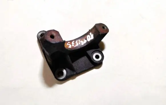 Volvo 850 Engine mounting bracket 9143465