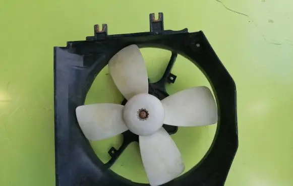 Mazda 323 Radiator cooling fan shroud 1227504392