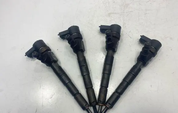 Opel Insignia A Fuel injectors set 0445110327