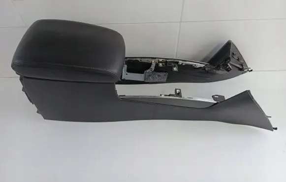 Infiniti QX70 S51 Center console 