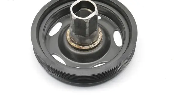 Opel Corsa D Crankshaft pulley 722554909