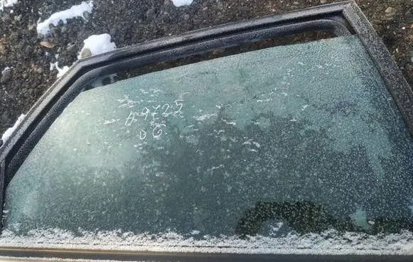 Citroen C5 Rear door window glass as2