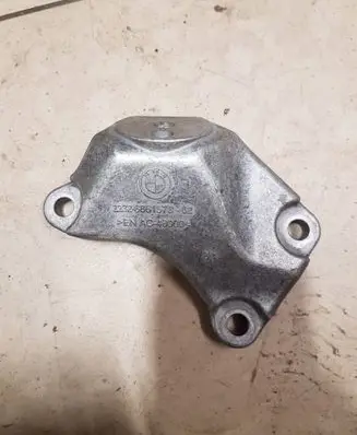 BMW 5 G30 G31 Gearbox mounting bracket 6861570