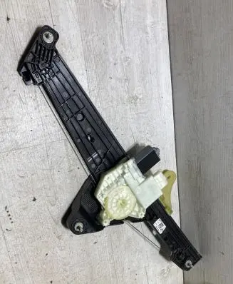 Renault Clio V Front door electric window regulator 807201776R