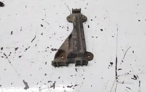 Audi A6 S6 C4 4A Front bumper mounting bracket 4A0807283A