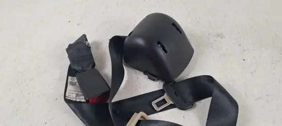 Volkswagen Jetta VI Middle seatbelt (rear) 5C6857807M