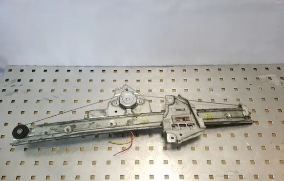 Suzuki Grand Vitara II Front door window regulator with motor 8343065J00 2621003520