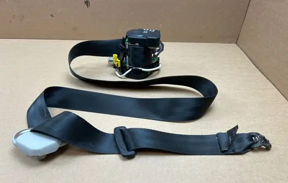 Volkswagen Transporter - Caravelle T6 Front seatbelt 7E0857806C