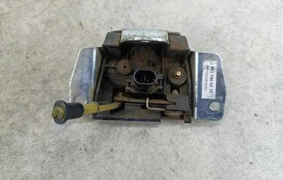 Mercedes-Benz ML W163 Tailgate lock latch A1637400235