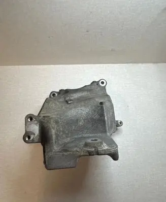 Mercedes-Benz C W204 Engine mounting bracket A6262230000