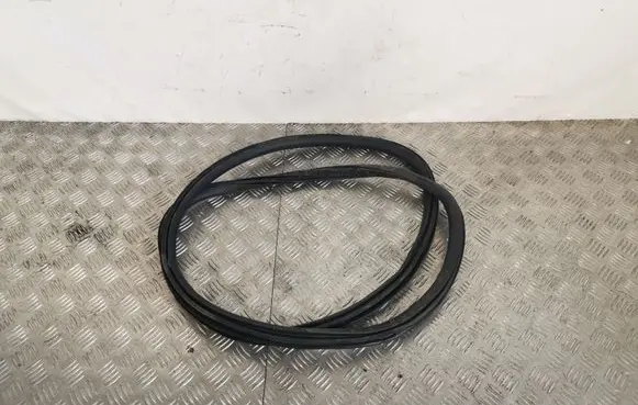 Jeep Renegade Rear door rubber seal (on body) 